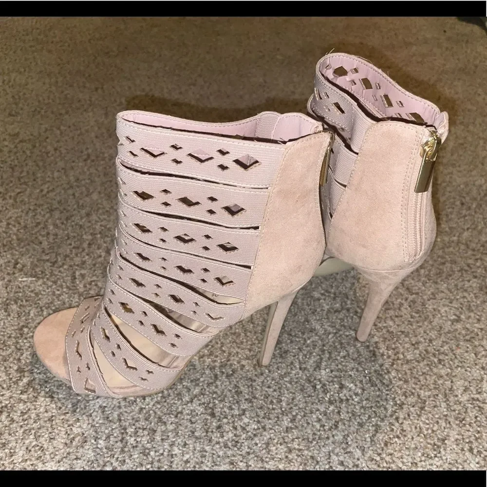 New Shoe Dazzle Pale Pink Ankle Booties